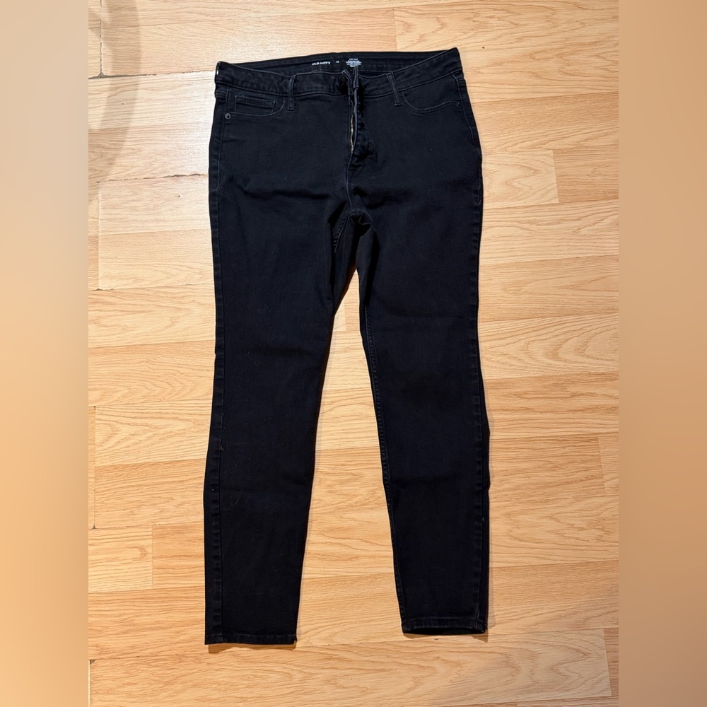 Old Navy Black Skinny Jeans - High Rise